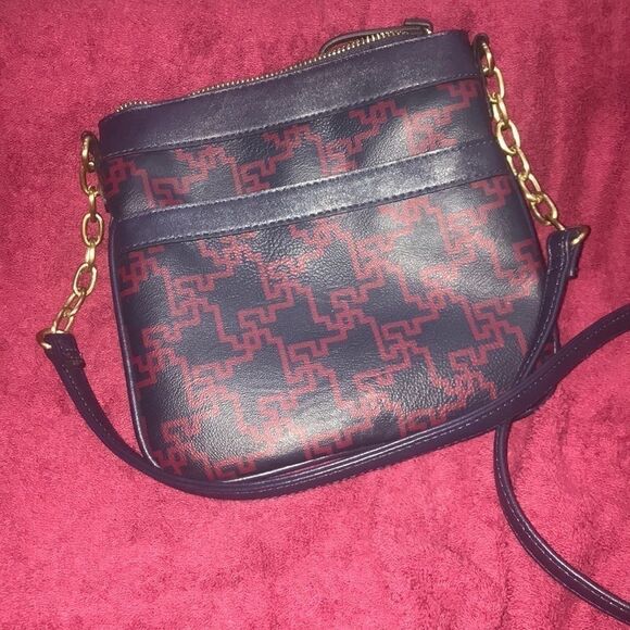 Cute Merona Navy and Red Crossbody! - Picture 2 of 8